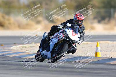 media/Jan-14-2024-SoCal Trackdays (Sun) [[2e55ec21a6]]/Turn 2 (1025am)/